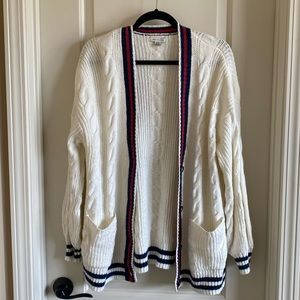 Excellent condition American eagle sweater cardigan. Fits oversized